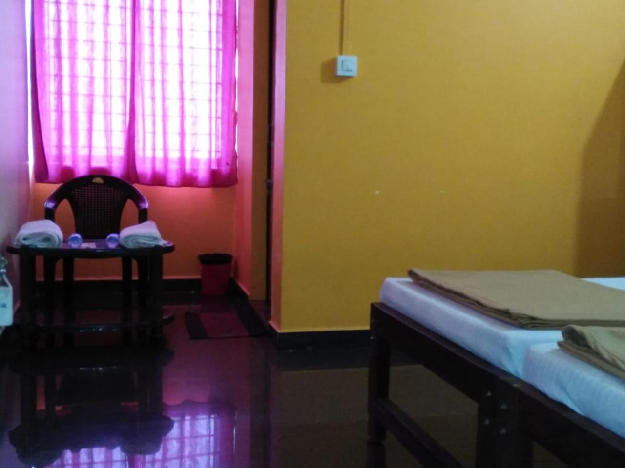 Shanthi Krishna Residency Gokarna  Eksteriør bilde